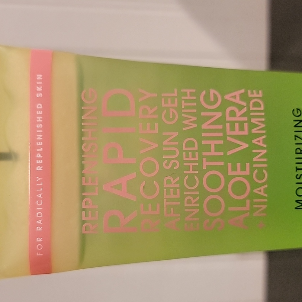Mine Tan Body Skin Replenishing Rapid Recovery Gel